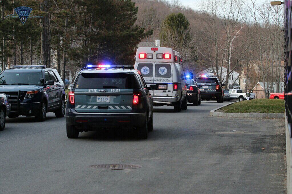 MassStatePolice's tweet photo. Brother &amp; sister troopers paying respect while Tpr Tom Clardy is escorted to the State ME's Office. #RIPclardy https://t.co/K01xwKXo9a