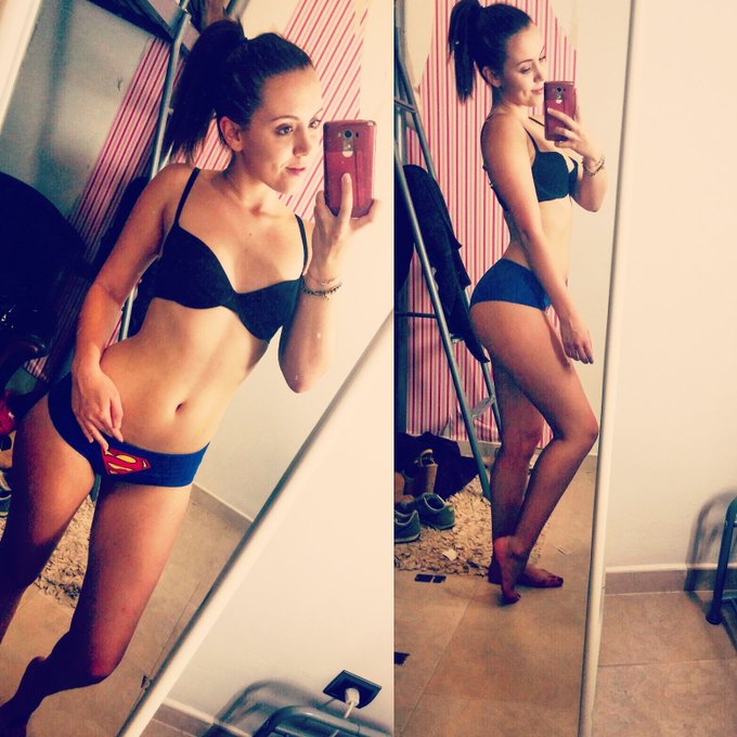 Soy una peque&ntilde;a mu&ntilde;equita 👯👯🍭 https://t.co/StPGEGfHWf<a href="/tag/mvsales"class="tags"><span>#mvsales</span></a>