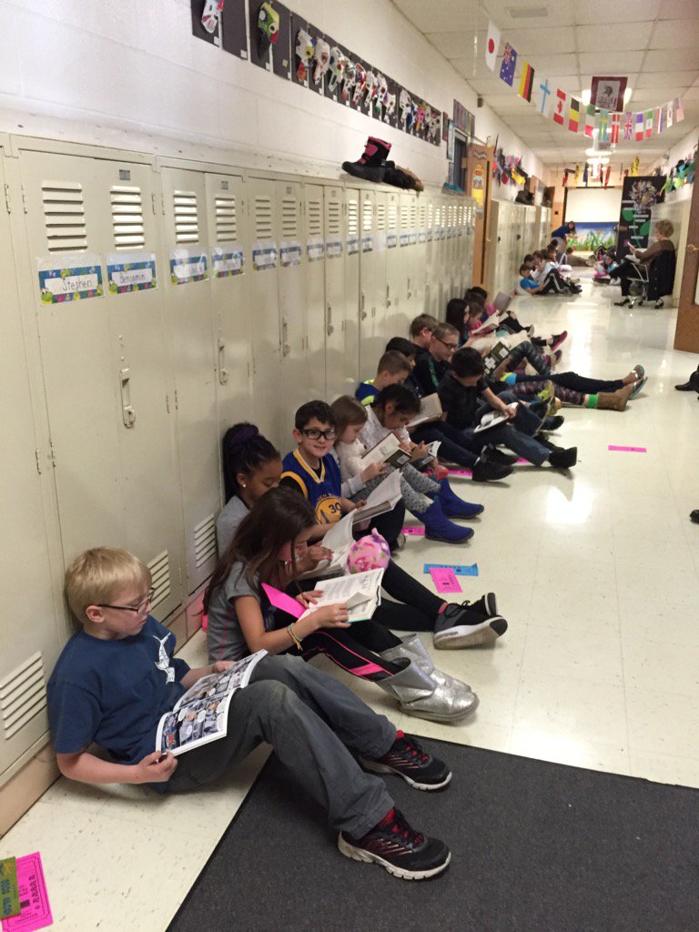D48SwartzSchool's tweet photo. The halls of Swartz School are filled with incredible readers today during our all school "Read In". #D48proud https://t.co/AhxxGt29KB