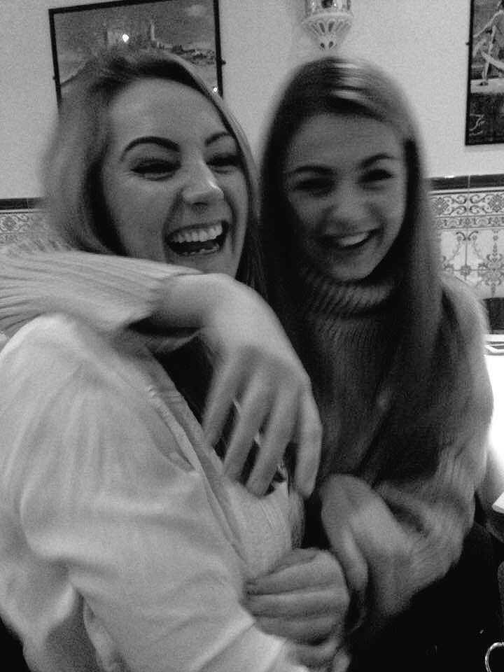 TessAmigoni's tweet photo. Love this girl xxxx💋❤️💋❤️ @kateread14 https://t.co/q7nqHlzixk