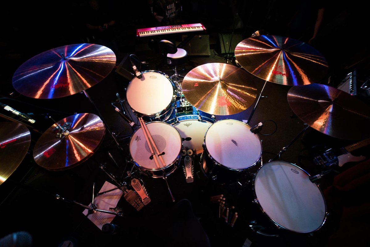 tubthumper10's tweet photo. At @HalfmoonPutney with @BuckandEvans @PaisteNation @PremierDrumCo @Cymskin #agnerdrumsticks https://t.co/BfCxP0btBz