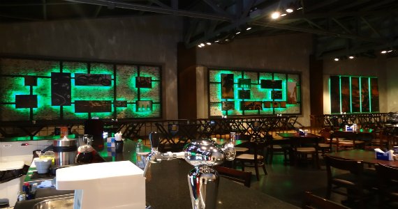 StPatrickWeek's tweet photo. O Rock Bikers Bar, um bar e hamburgueria temático de rock’n’roll e motociclismo, é estreante St. Patrick’s Week! https://t.co/JGpgkqJ1gg