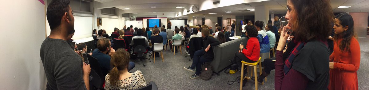 jenniparker57's tweet photo. Awesome turnout for tonight's @ServDesLDN meetup with @Zeynepfalay from @wearehellon's talk on #liveprototyping! https://t.co/BqDSSS7vtZ