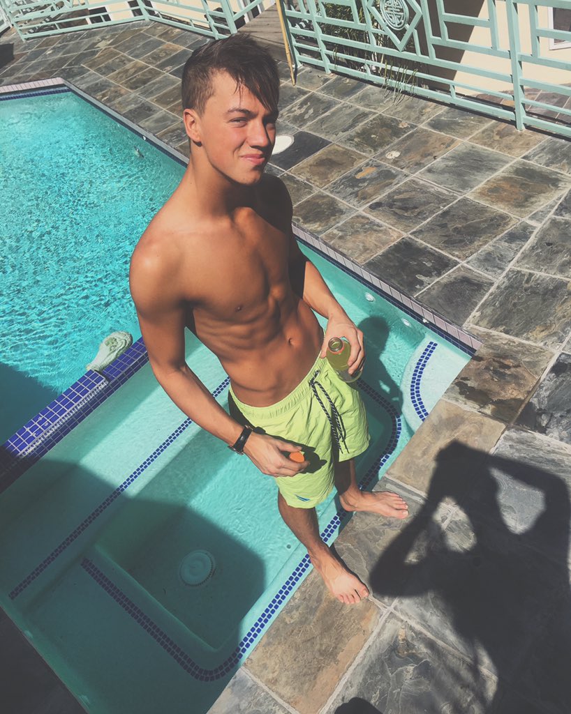 taylorcaniff's tweet photo. your a good girl https://t.co/YDFu4Iuyjw