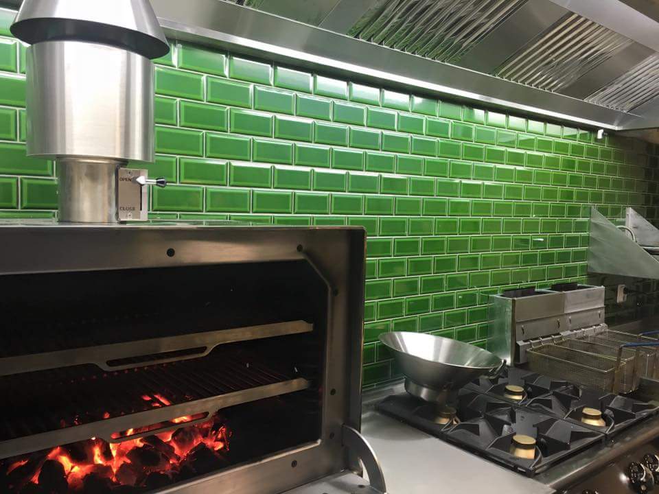 Na een paar dagen verbouwen.....!! 

Vanaf nu #FlameGrilledBurgers in de bock!!