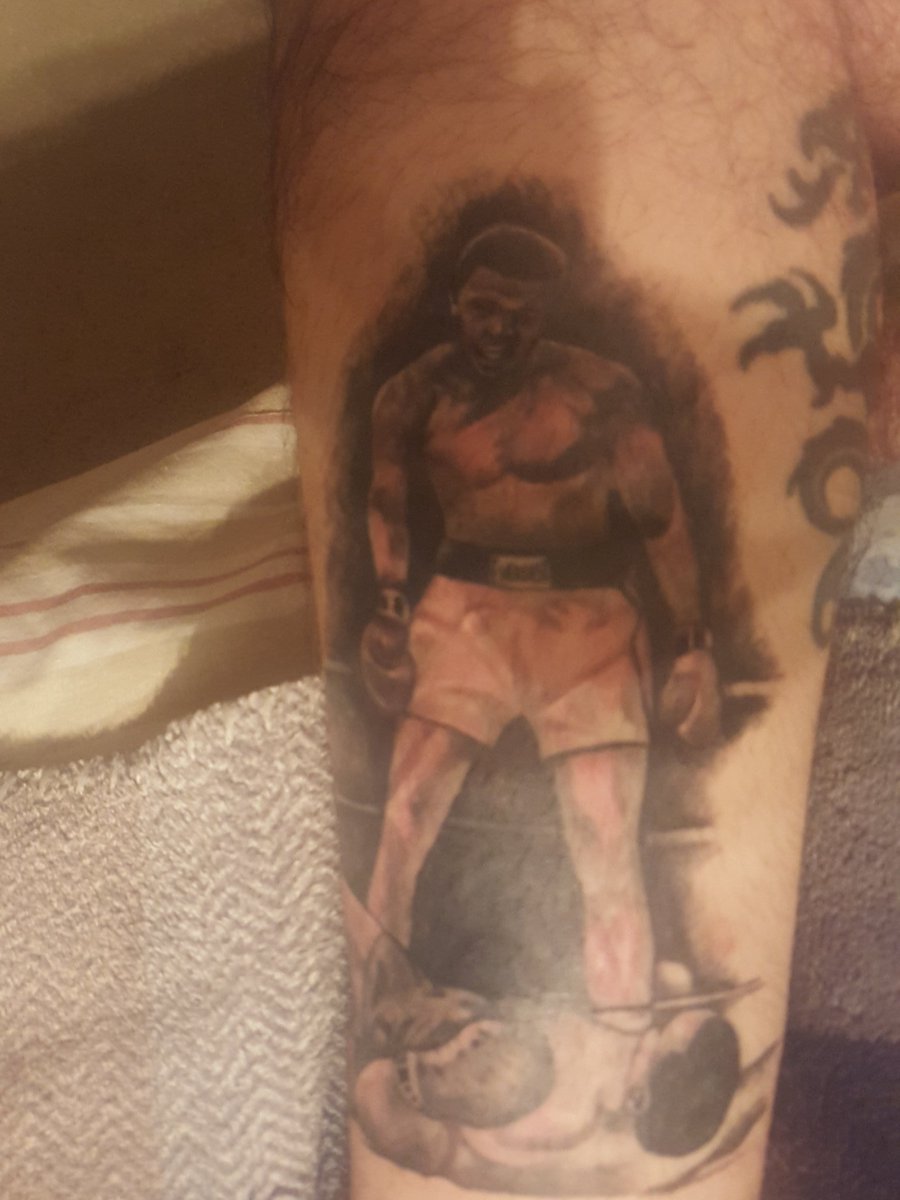 rinkert3's tweet photo. Loving my new tattoo of @MuhammadAli. 1st minute 1st round ๐ #AlivsListon #boxing #tattoo https://t.co/Yt33H2wUQt