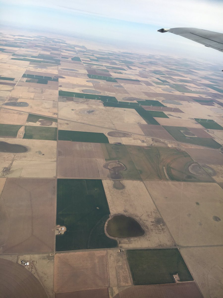 Naz5thgrade's tweet photo. Kaci's view from the airplane window flying from Amarillo to Dallas #saltypeanuts Good luck at #RODEOHOUSTON https://t.co/TZ0yhEA9KD