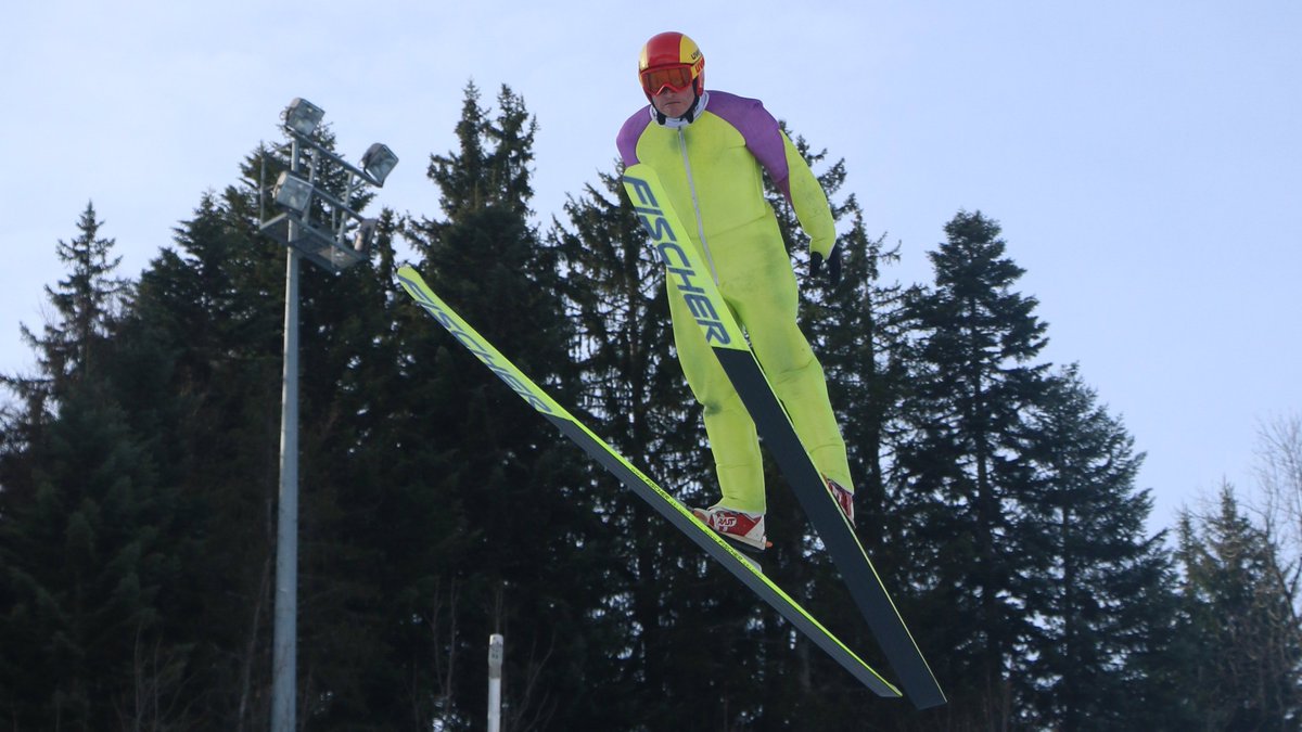 AlpLeisureLtd's tweet image. Read our blog on #EddieTheEagle jumping for REAL with a bunch of mad Brits in #Courchevel alpleisure.com/blog/?p=305