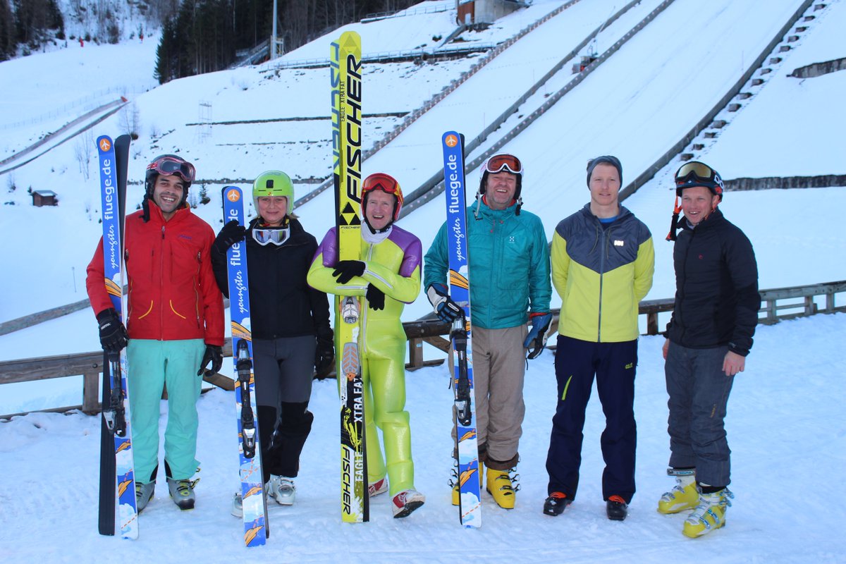 AlpLeisureLtd's tweet image. Read our blog on #EddieTheEagle jumping for REAL with a bunch of mad Brits in #Courchevel alpleisure.com/blog/?p=305