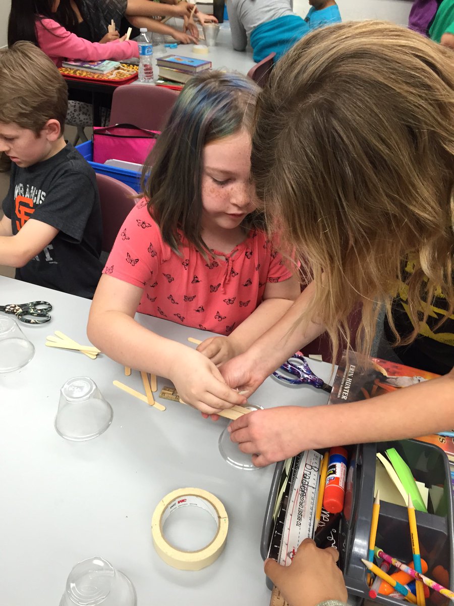 mtgrade2's tweet photo. Student-created #STEM challenge with our @Ms_Zook buddies! #buildingbridgeswithbuddies https://t.co/RG7J3v09VI