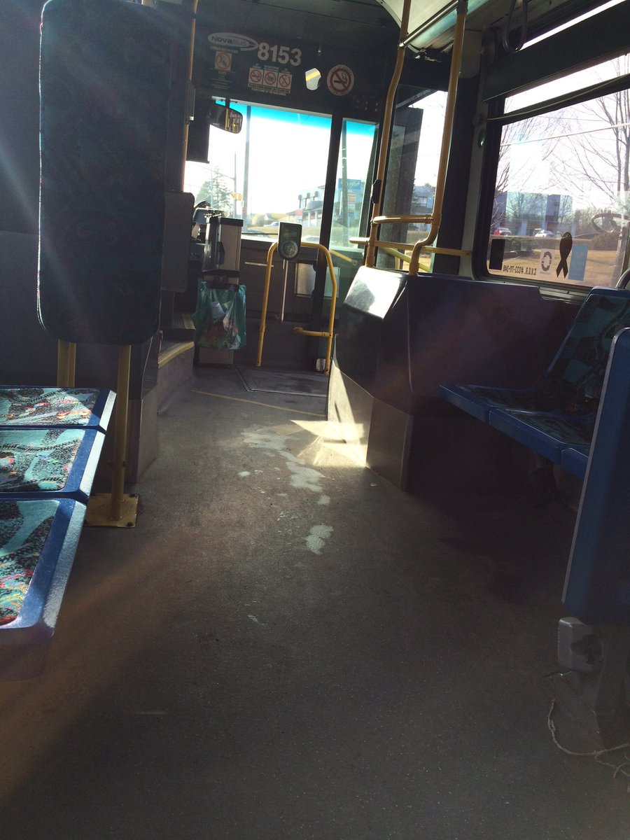 EhmDee_'s tweet photo. This is our #DRT #DurhamRegionTransit. Just leaves the bus for coffee. Thank god I don't live in Toronto. https://t.co/bMQaz9EOuM
