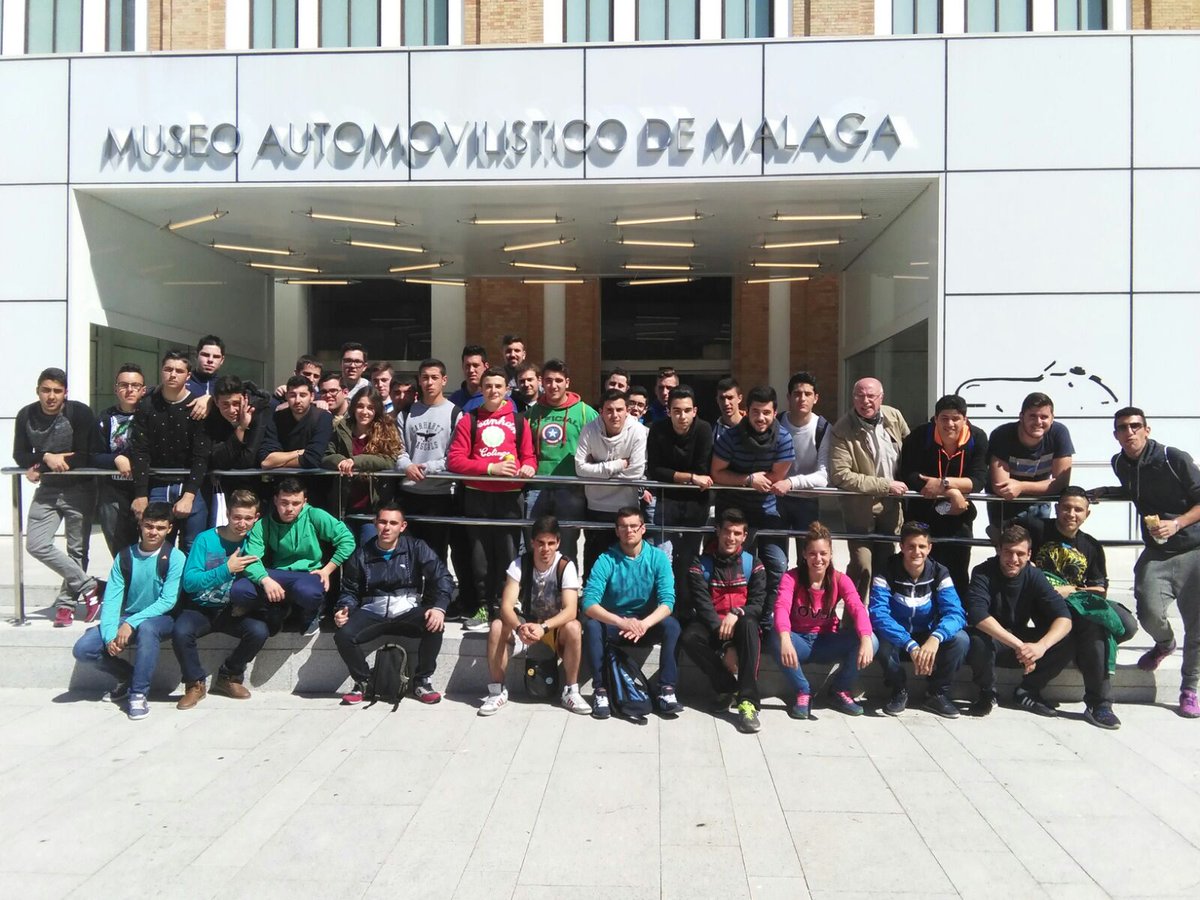 SAFAAlcala's tweet photo. Visita del alumnado de automoción #museoautomovilistico @Musement #YoConSAFA #EscolarizAnd @fundacionsafa https://t.co/NdQNnwywYx