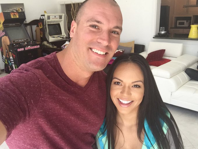 Watch Emily Mena's leaked NSFW photo on TwXstars