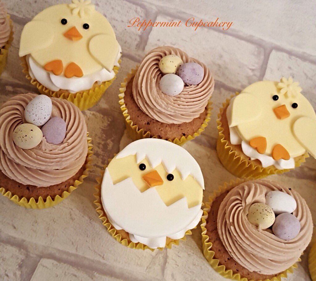 PmintCupcakery's tweet photo. #Easter chicks wish you Happy Birthday #BakersHour https://t.co/t3jl8B66SQ