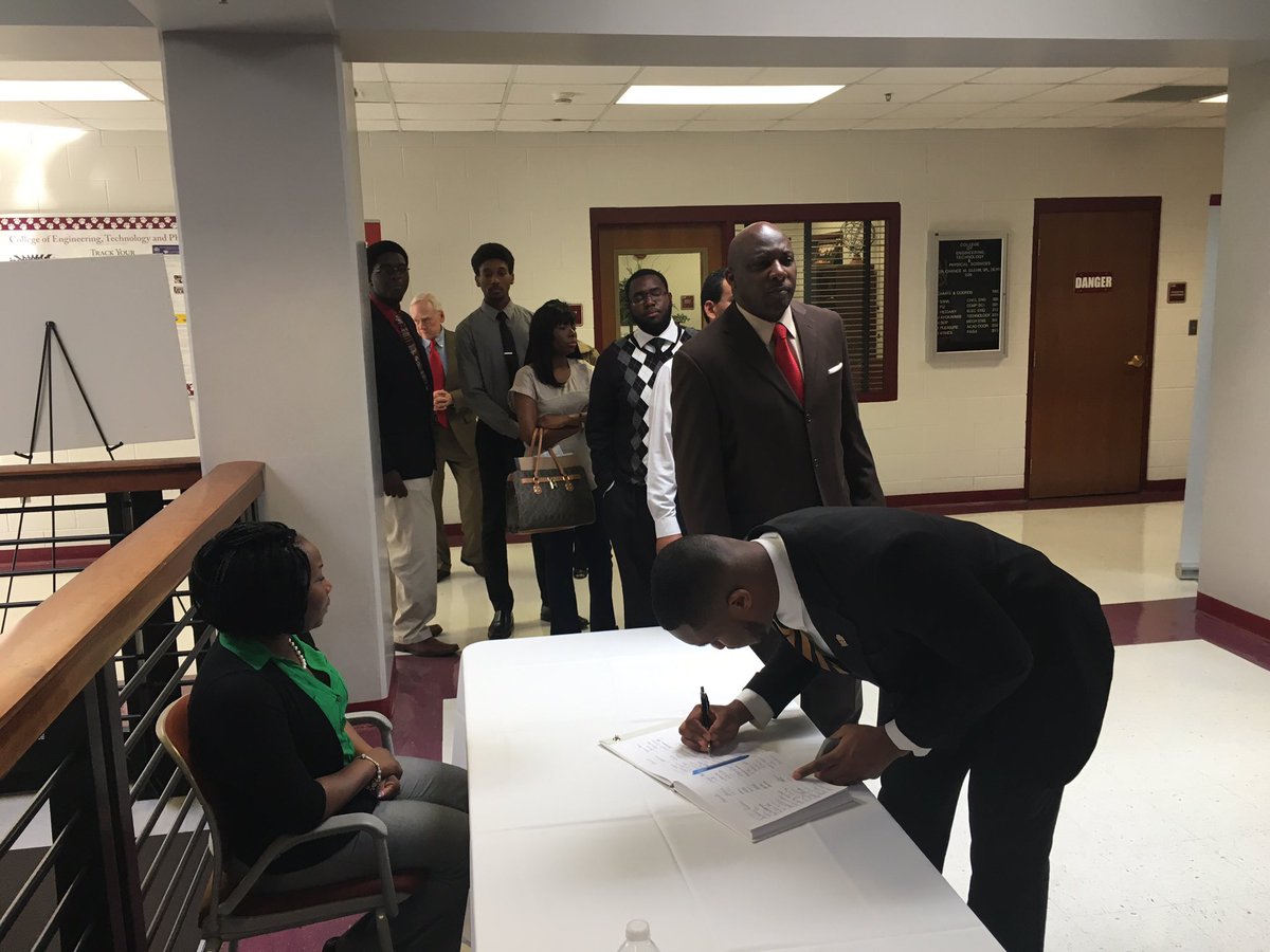NASA_Marshall's tweet photo. Great turnout @aamuedu to talk #HBCU events with U.S. Sec of Ed @JohnKingatED &amp; the #OpportunityAcrossAmerica tour. https://t.co/qH4bdw6Pms