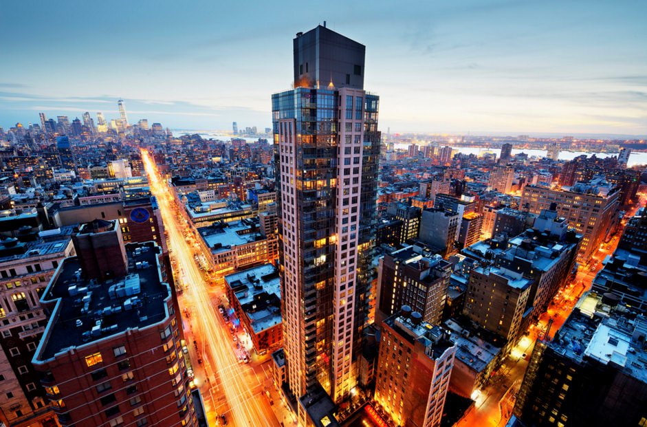 Surrealplaces's tweet photo. Anyone love NYC? Random NYC lover's pic from Tony Shi on @Flickr https://t.co/O4OxjeErgh https://t.co/kvBO3vhKs3