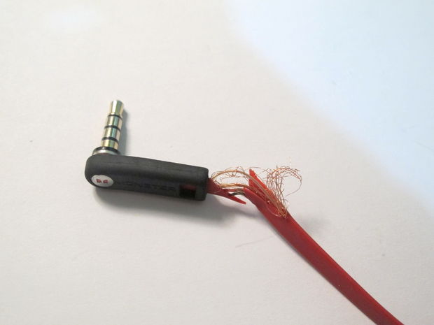 Do you have this problem? Tweet a pic of broken headphones <a href="/lifeacoustics/">LIFE Acoustics</a> and get 10% off a pair of LIFE Headphones!