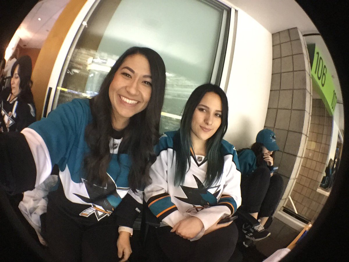 victoriaarosee's tweet photo. @Plantronics #SharksWARE https://t.co/kQP4qmXhB0