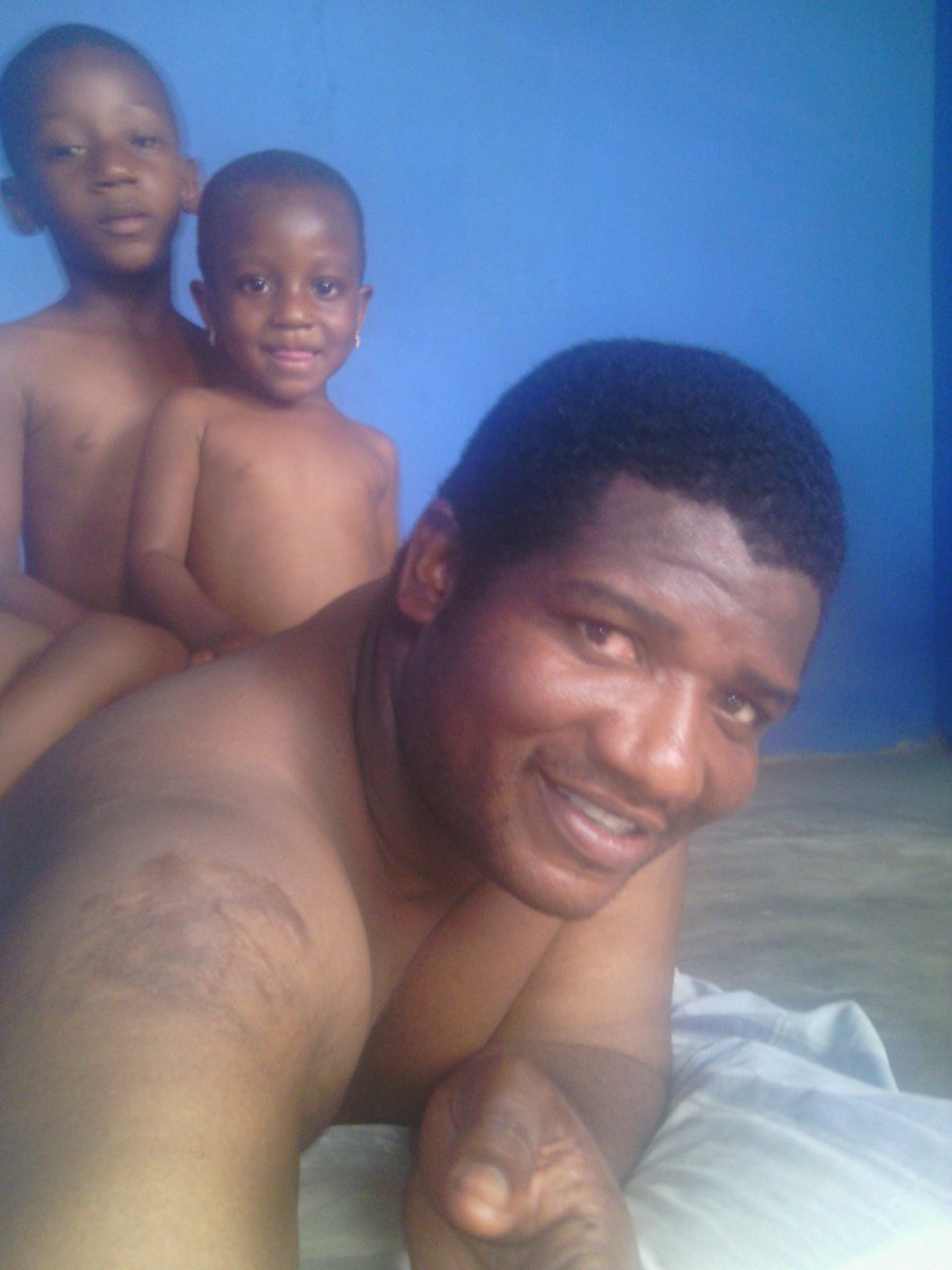 BrightNarrow's tweet image. Me and my kids very happy