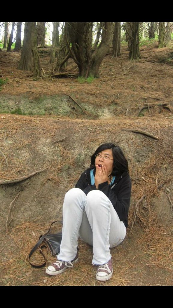 weimingkam's tweet photo. Speaking of New Zealand, this is me being a hobbit  hiding from Black Riders on location: #TrueNerdConfessions https://t.co/WQyveKcqMU