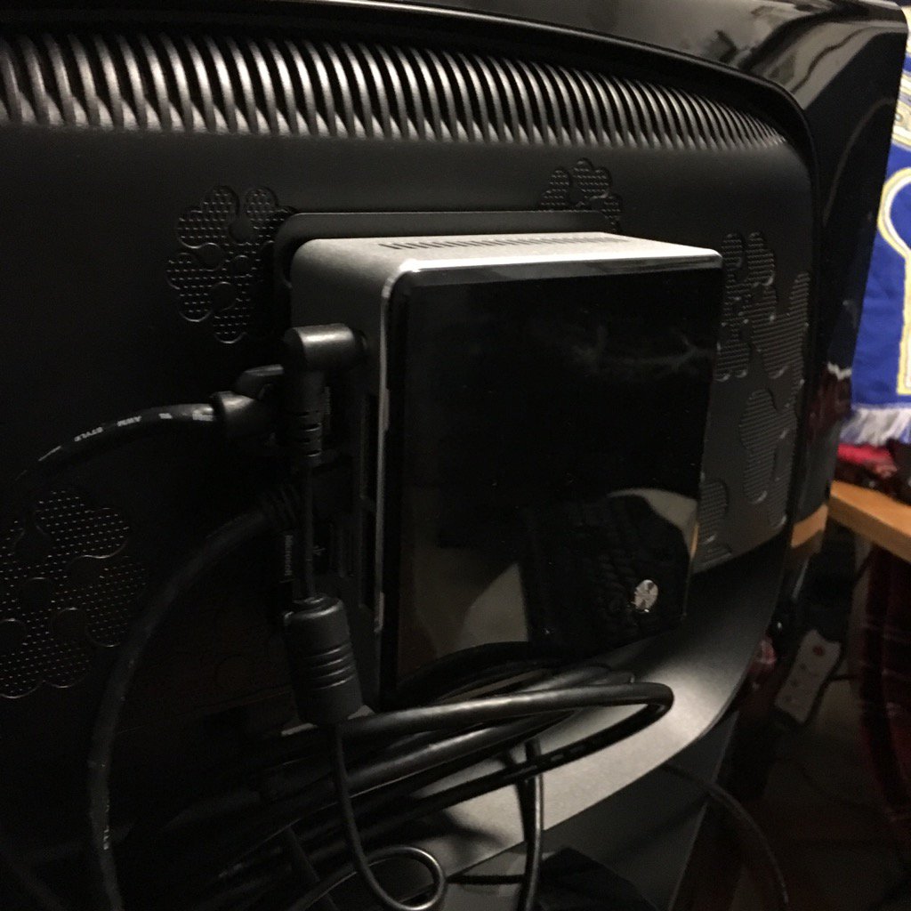 brianjdenicola's tweet image. New HyperV lab server. Ready for Hyper2016 #NUC6i5SYH #TechisCool