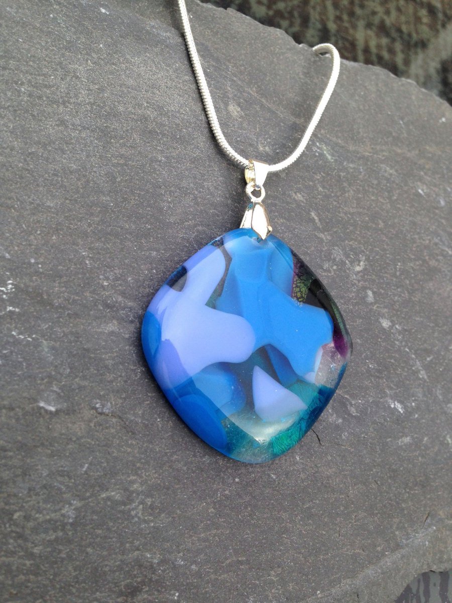 Funkifusion's tweet photo. Blue Swirl Pendant, 925 Silver Chain, Fused Glass, Made in the UK https://t.co/z0Qmcwcs8K #Etsy #925Chain https://t.co/CPtAynmVLC