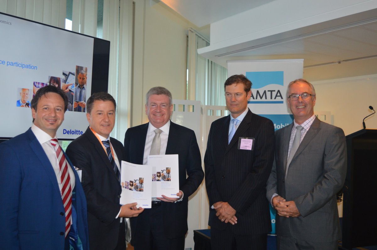 MobilesAus's tweet photo. @SenatorFifield witj @AustMobiles directors at #MobileNation launch: https://t.co/G6hEYozY6g https://t.co/I7pBTUzgsp