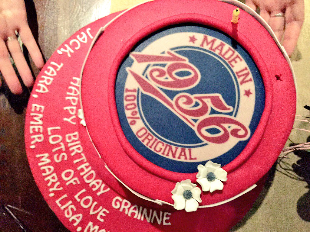 LisaCannonTV's tweet photo. Happy Birthday to my fabulous Aunty G! What a stunning cake!! @scrumptious_ie ❤️❤️✨👌👏happy 60th birthday 💃🎉 https://t.co/rNkgH56x2U