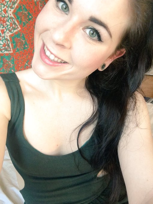 I'm about to get online at @SugarInstant 💖🌈 come say hi! https://t.co/YYGyYn2EKW<a class="tags" href="/tag/sugarinstant">@sugarinstant</a>