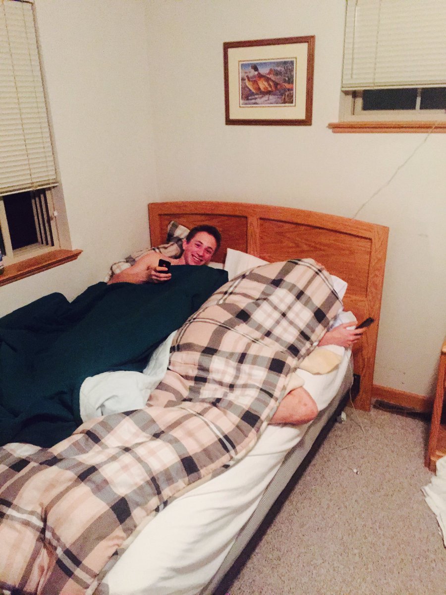 JHettenbaugh's tweet photo. @mcgrewski and @skijumpkarl feeling those #SpringBreak16 vibes a #weeeee early this year! #bigspoon #littlespoon https://t.co/ZC3PhOeIgP