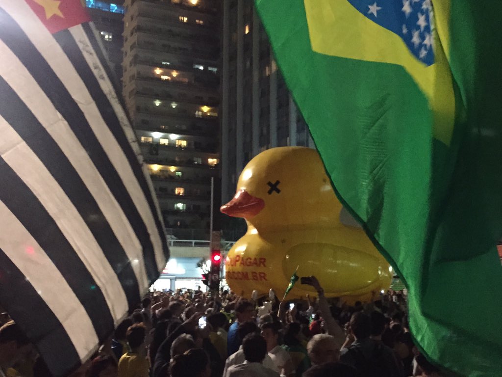 anapaulahenkel's tweet photo. Ele chegou!!!😍 E eu não vou pagar o pato!!!! #ForaPT https://t.co/UIpZoKKpgU
