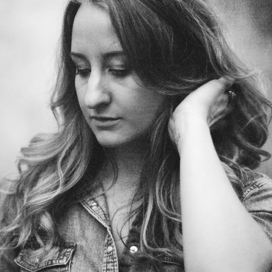 nprmusic's tweet photo. First Listen: Margo Price, 'Midwest Farmer's Daughter’ https://t.co/vl4z15MMxZ @MissMargoPrice https://t.co/f6r6tL29ZS