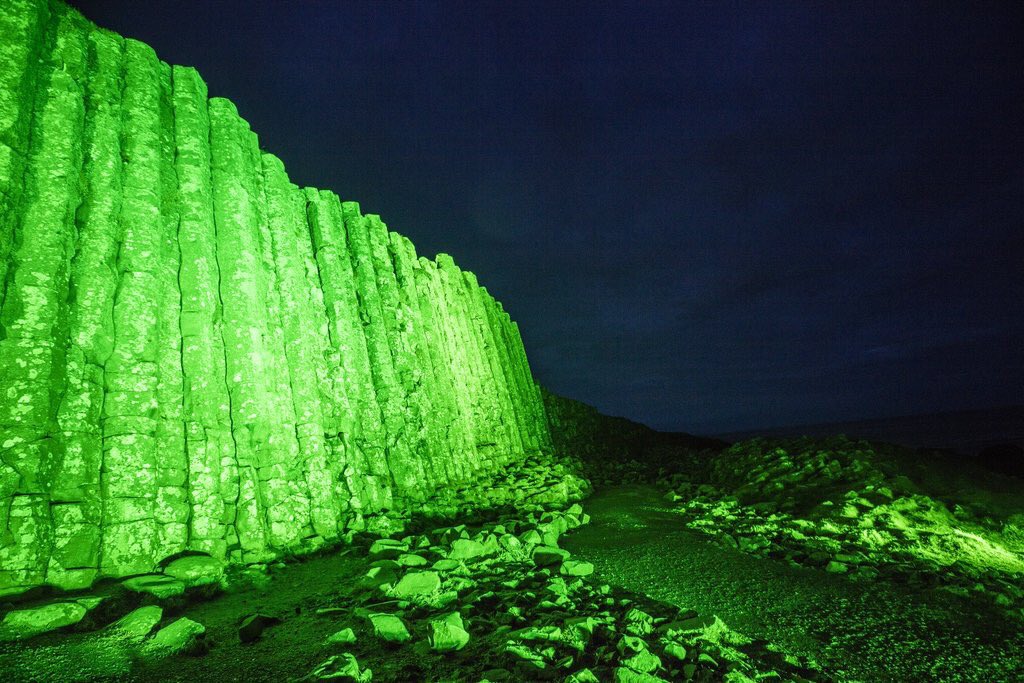 TenchuSports's tweet image. Absolutely stunning as @GCausewayNT #Ireland lights up green for #StPatricksDay. Pics courtesy of NT. @AMMGMedia ☘📸