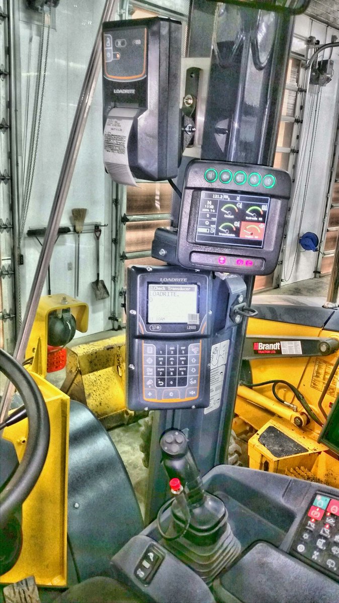 _curtisreimer's tweet photo. @loadritescales calibrating to a #certifiedscale guarantees good accuracy @indianheadsk #saskatchewan #L2180 #LP950 https://t.co/QZ35zagHqn