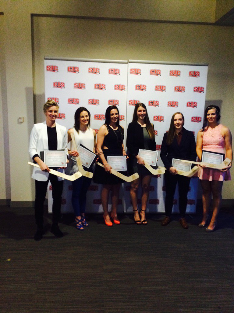 USPORTS_Hockey's tweet photo. Congratulations to the 2016 1st team All-Canadians #CISWHKY2016 https://t.co/qoXB37SHyT