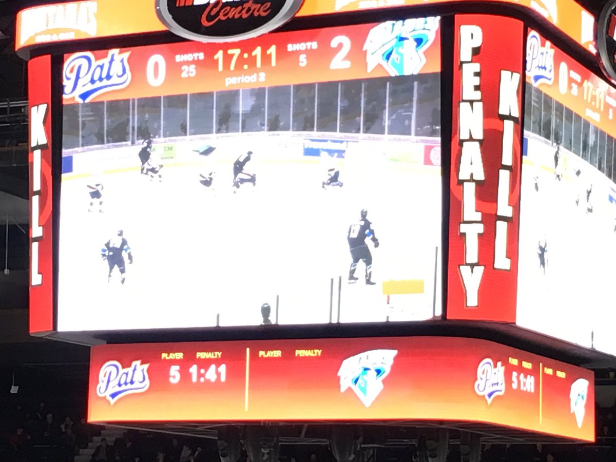 DustinHalvorson's tweet photo. Shots not adding up to goals tonight..... https://t.co/seWrw6VZ27