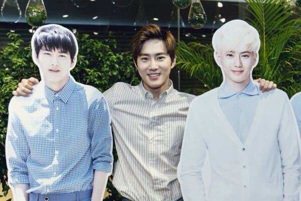 badkpopdates's tweet photo. stanning yourself with chanyeol, suho and xiumin https://t.co/iFi6nJea27