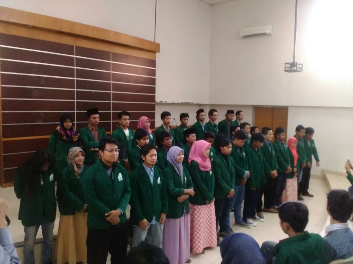 demauin's tweet photo. selamat atas dilantiknya LKM fakultas ushuludin dan pemikiran islam @SEMAUINjogja @DEMA_Fishum https://t.co/f25KOAtOWj