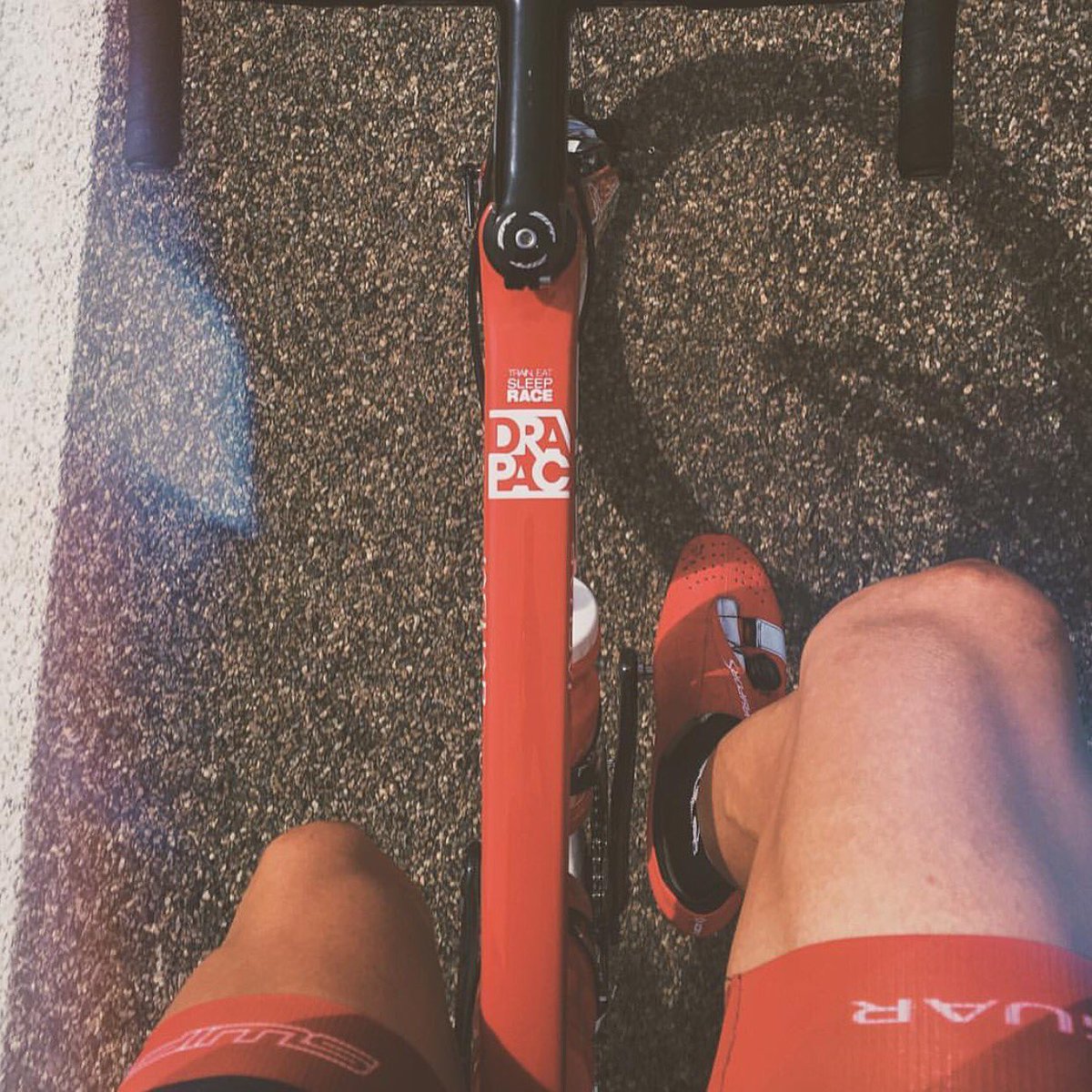 drapac_cycling's tweet photo. . @adamphelan turning them over.
#TeamDrapac https://t.co/TrG3BDO1aT
