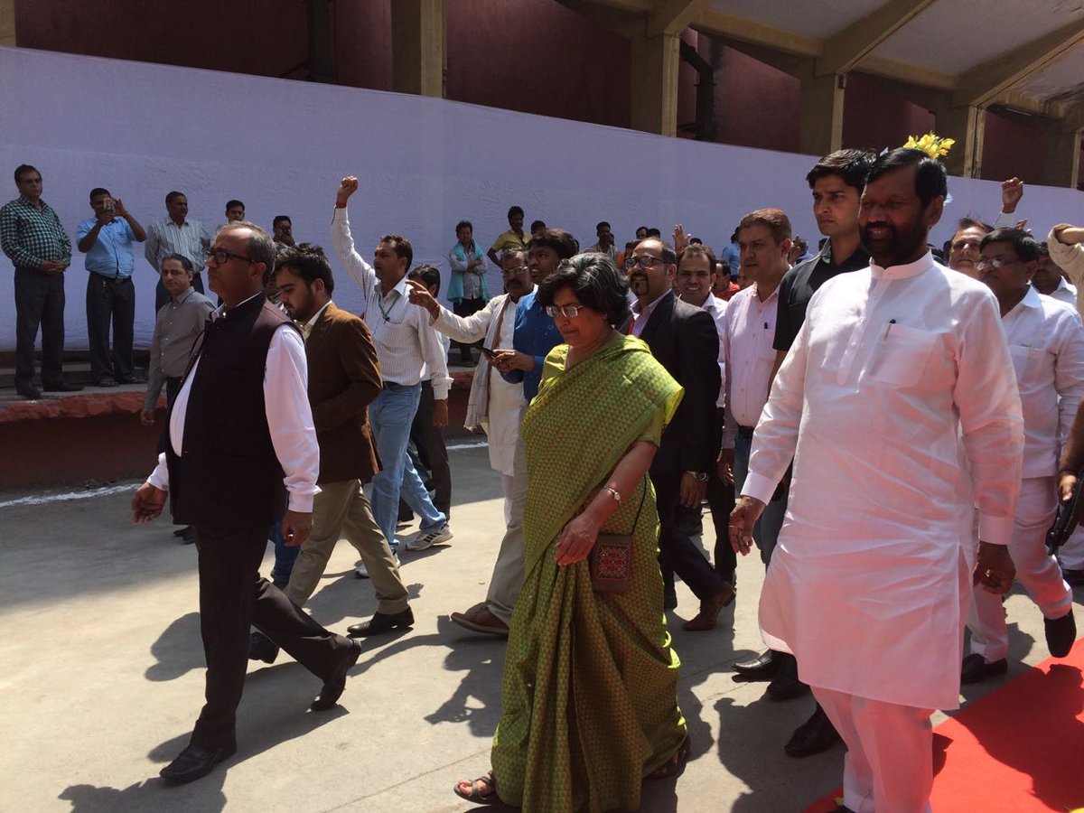 FCI_India's tweet photo. Launch of #DepotOnline at FSD Mayapuri,#FCI an initiative under #digitalindia 
@irvpaswan https://t.co/j0jb5EKV5W