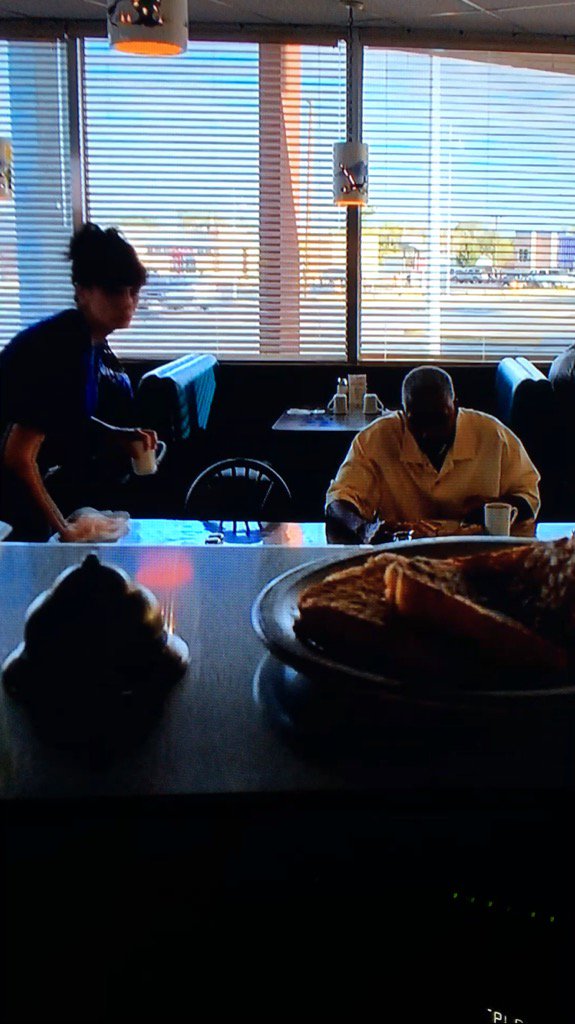 krmills11's tweet photo. This is why #BetterCallSaul is so tight @MandoMichael @LuisMoncada77 The bell is ringing. Who's answering? https://t.co/ZR5W1xkgkS