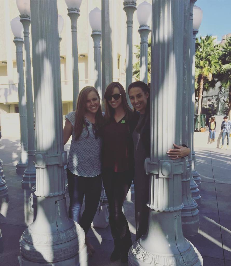 gillianbcn's tweet image. Our group text singlehandedly gets me through every day. 📱💕 #nothyperbole #wcw #LAwHers #b… ift.tt/1nPRB1D