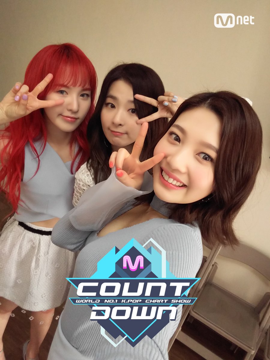 MnetMcountdown's tweet photo. 봄바람 같은 소녀들이 돌아왔어오!! 미모에 눈이 부셔서 제 마음 선덕거려줍니다. 새롭게 단장한 #엠카운트다운 만큼 여성스러움이 업돼서 돌아온  #레드벨벳 ! 최초공개 무대 기대해주세요! https://t.co/t5gIXB9pBY