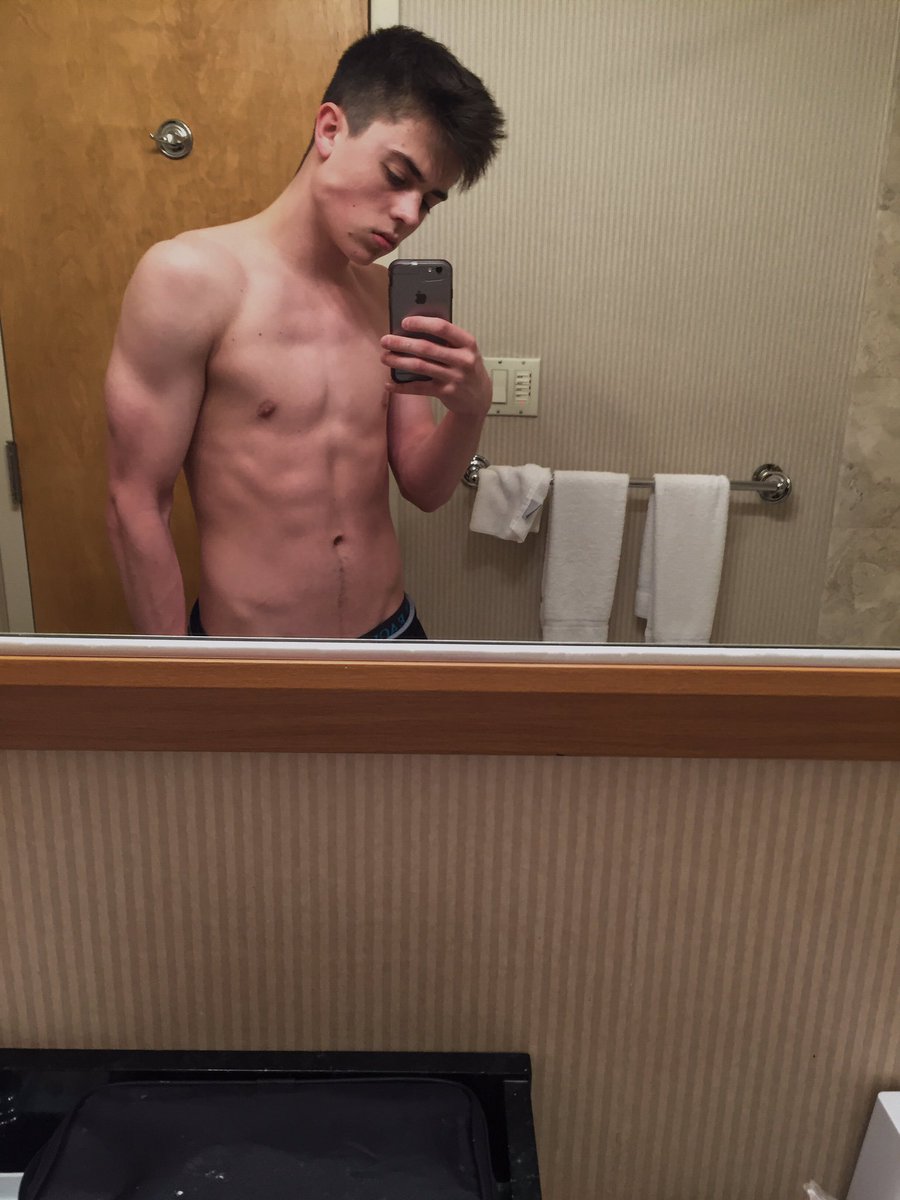 grantlandis's tweet photo. Progress pics.. not at all where I wanna be, but I'm getting there. https://t.co/1fOd7yTYEl