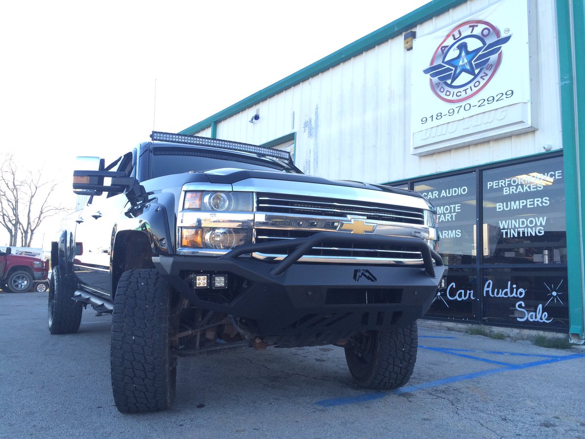 AutoAddictionOk's tweet image. New Fab Fours vengeance bumpers with LED pods. Bad ass bumpers
