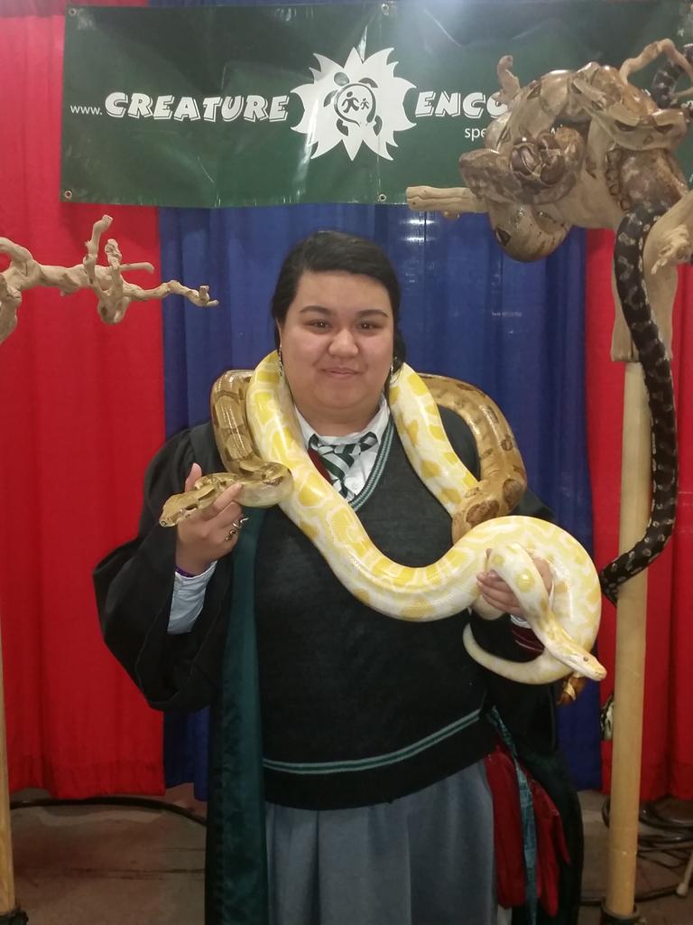 erika_purple's tweet photo. @slcomiccon @CreaturesUtah one of my fave booths from #FanX15! So excited to see them again this year! &amp; scorpions!! https://t.co/eLlLV5ZWSE