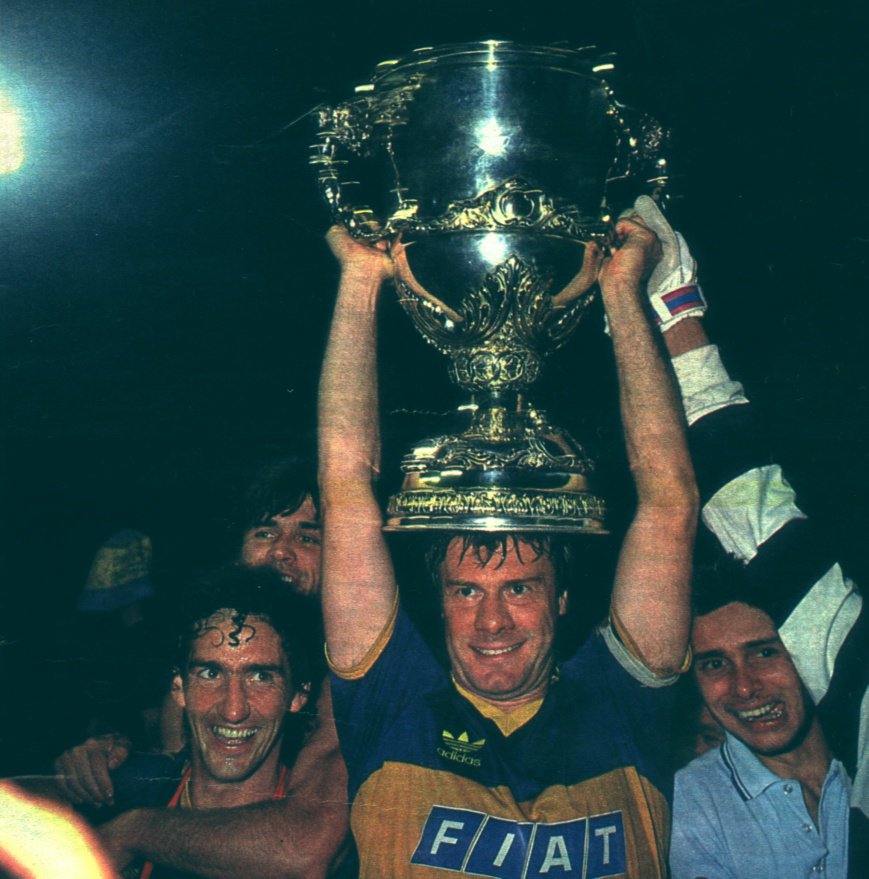 PlanetaBoca's tweet photo. Un día como hoy pero de 1990, Boca era campeón por primera vez de la Supercopa ante Atlético Nacional de Medellin. https://t.co/9bGQVrxWhc