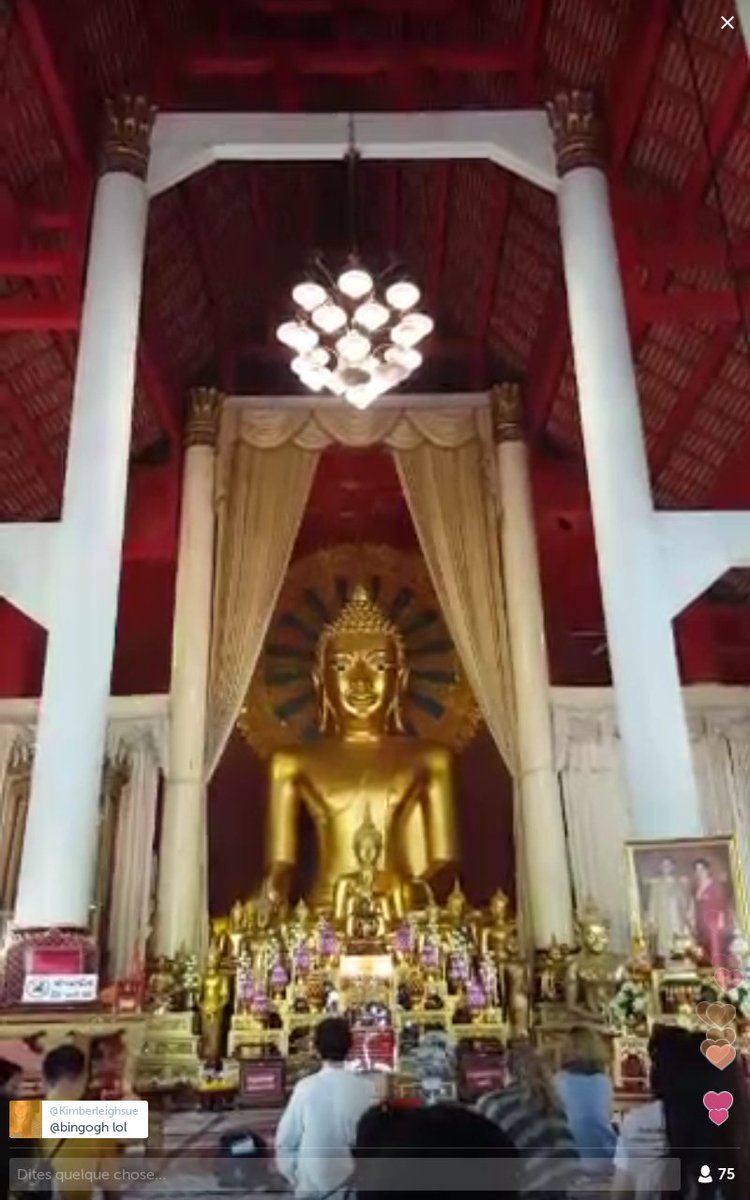 ChantalRatte's tweet photo. @TielandThailand #Periscope Amazing temple, thanks for scoping the monks chanting ☺ https://t.co/7HFPnUAcQO