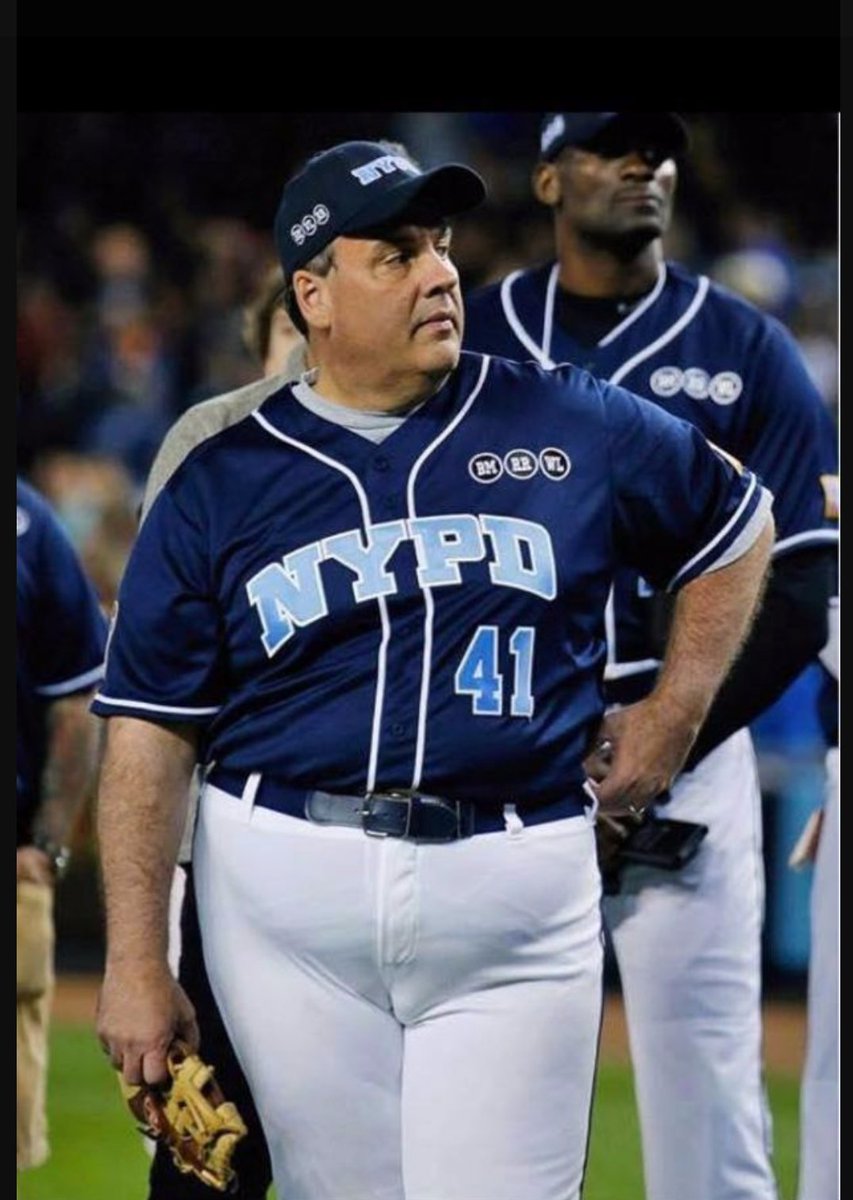 OrAroundTen's tweet photo. Never forget, because I can't.
#WeeLittleWilly #ManCamelToe
@ChrisChristie @OJungell @RedErinn @LaloDagach https://t.co/bMQ5LmkoNP