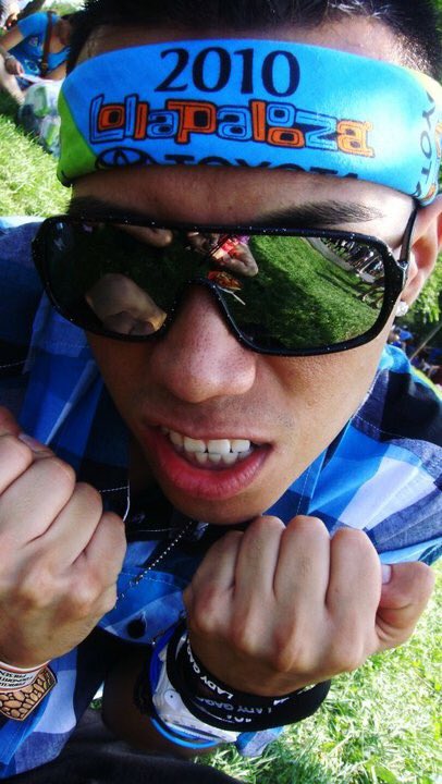 Rolando0o's tweet photo. @lollapalooza #LollaMerch #Lolla25 lollapalooza2010 🙌🏼 #Chicago  😘 https://t.co/kSz1fNTRl4